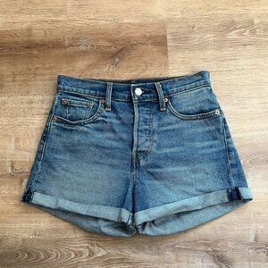 Levi’s Wedgie Fit Jean shorts 25